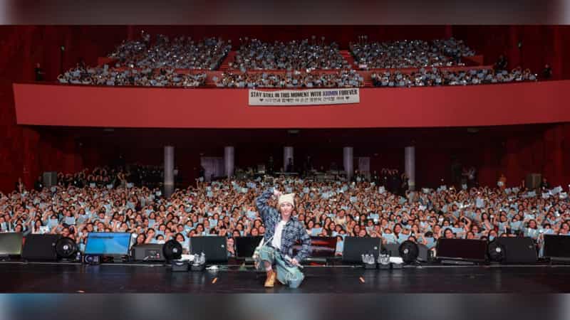 EXO’S Xiumin charms Pinoy fans with amazing performances, bright energy at Manila fan concert